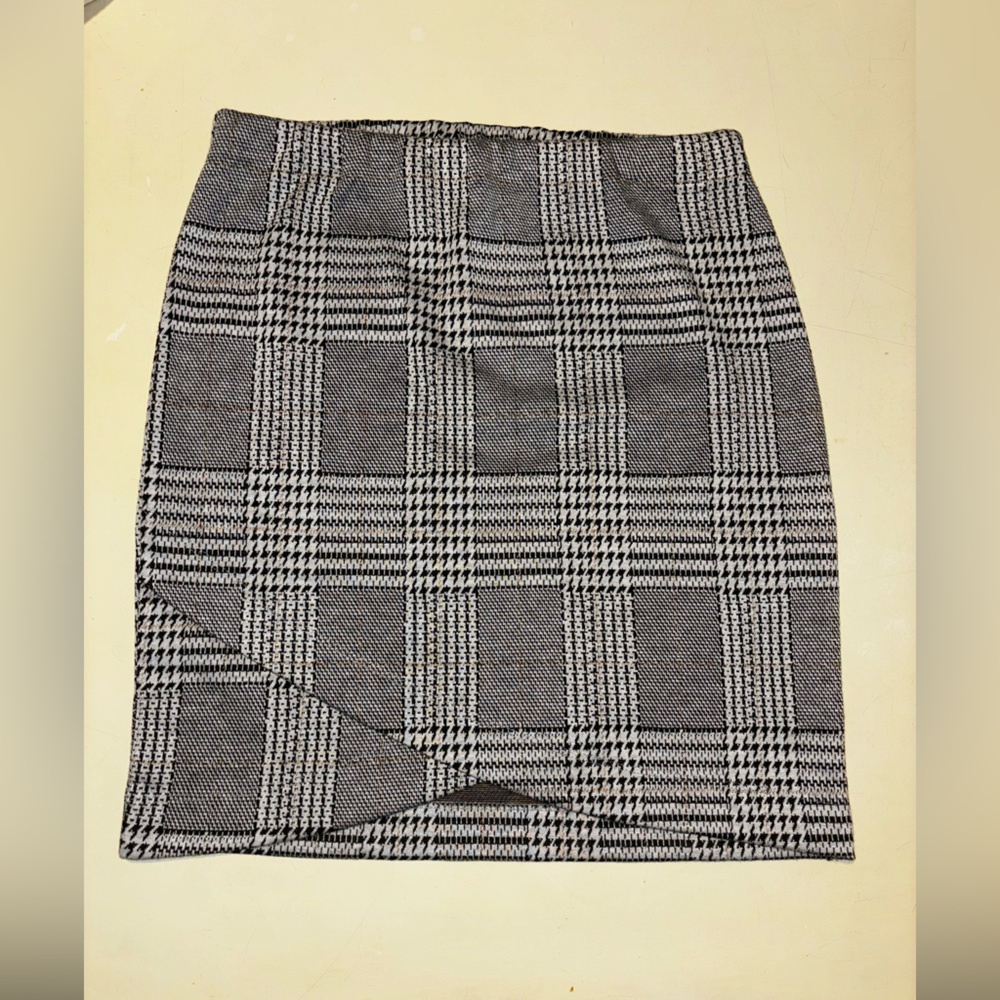 SO Black and White Plaid Pencil Skirt